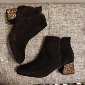 Block heel bootie with glitter heel